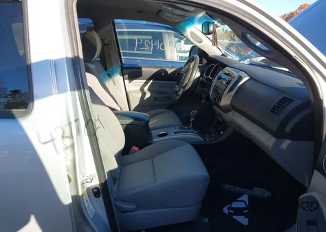 2012 Toyota Tacoma Base V6 z USA, uszkodzony, nr VIN 3TMMU4FN6CM043646